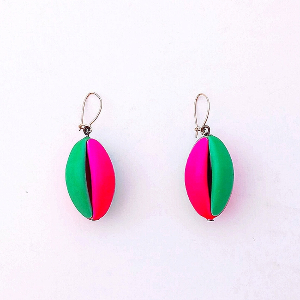Mod Drop Earrings Pink Green 60s Style Plastic Gold Tone Wire Pierced